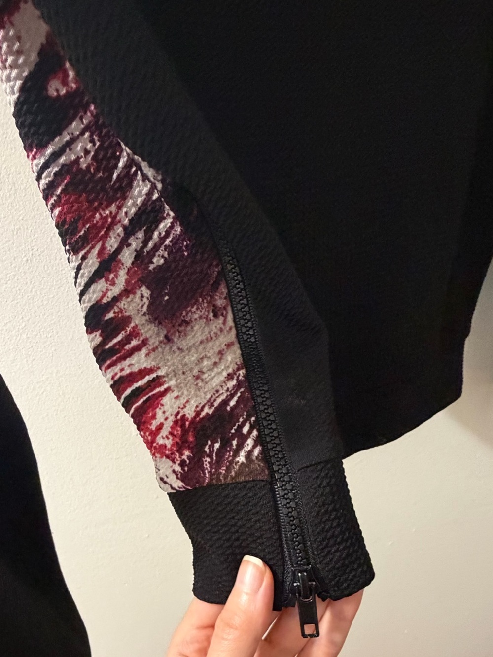 Class Collection Abstract Print Knit Top - Picture 4 of 5